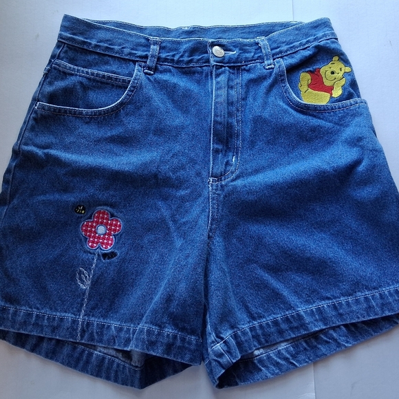 Pooh Shorts Womens Or Jr 9/10 - Picture 2 of 16